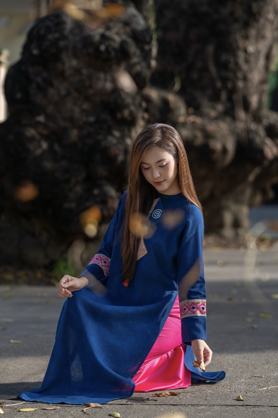 Lookbook Lam Chàm – áo dài thổ cẩm