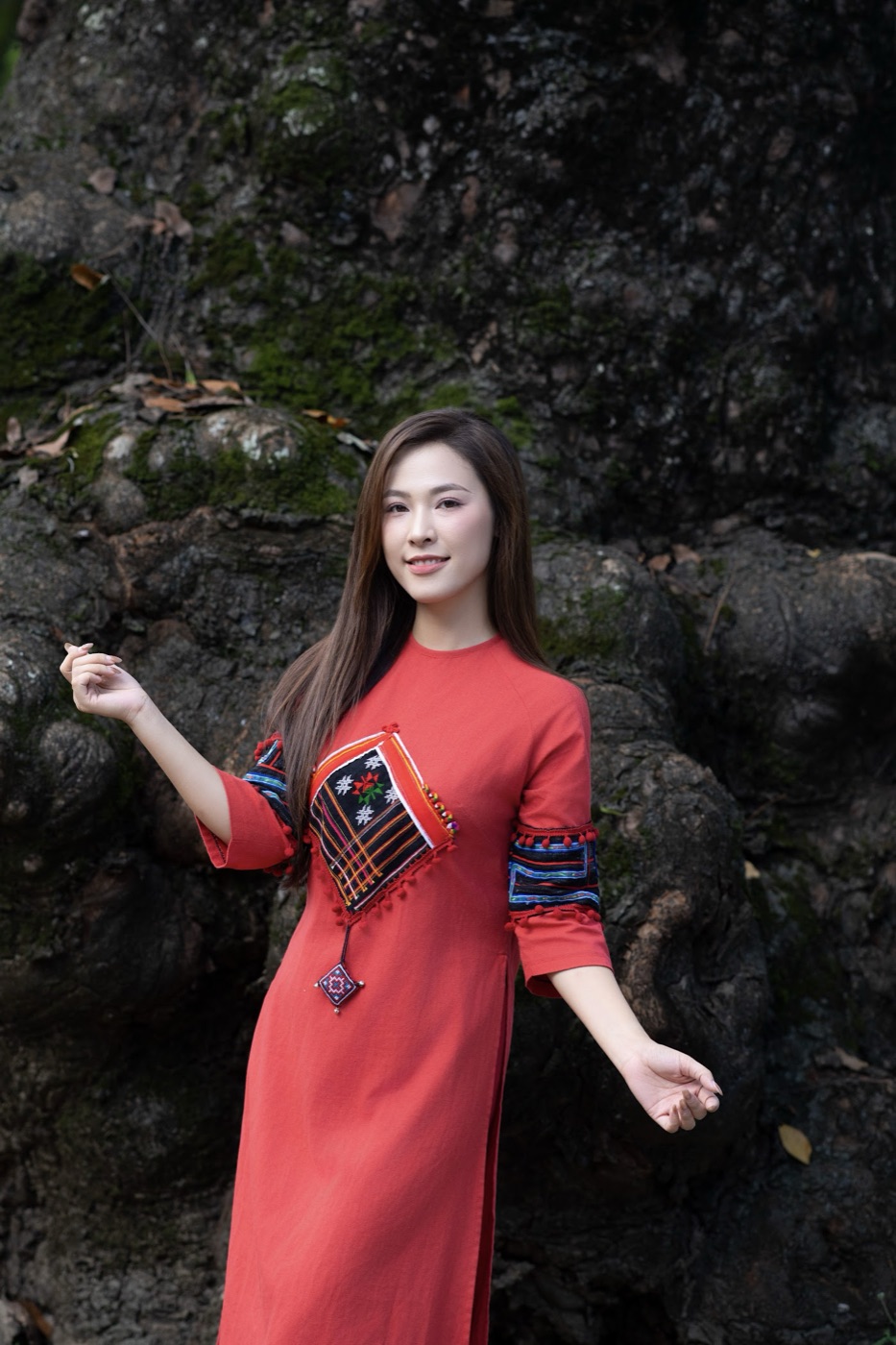 Lookbook Lam Chàm – áo dài thổ cẩm