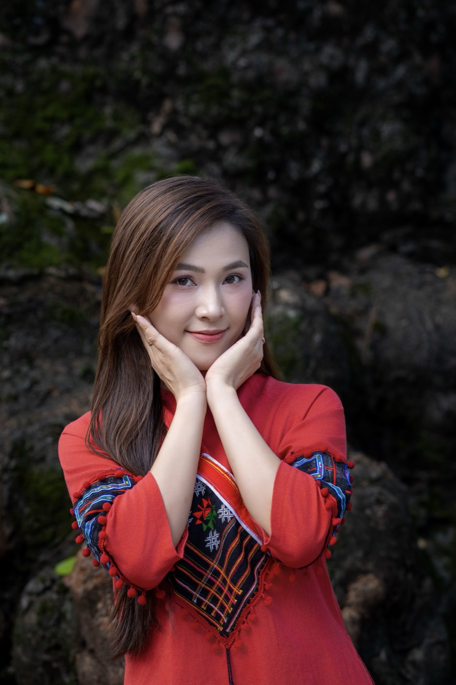 Lookbook Lam Chàm – áo dài thổ cẩm