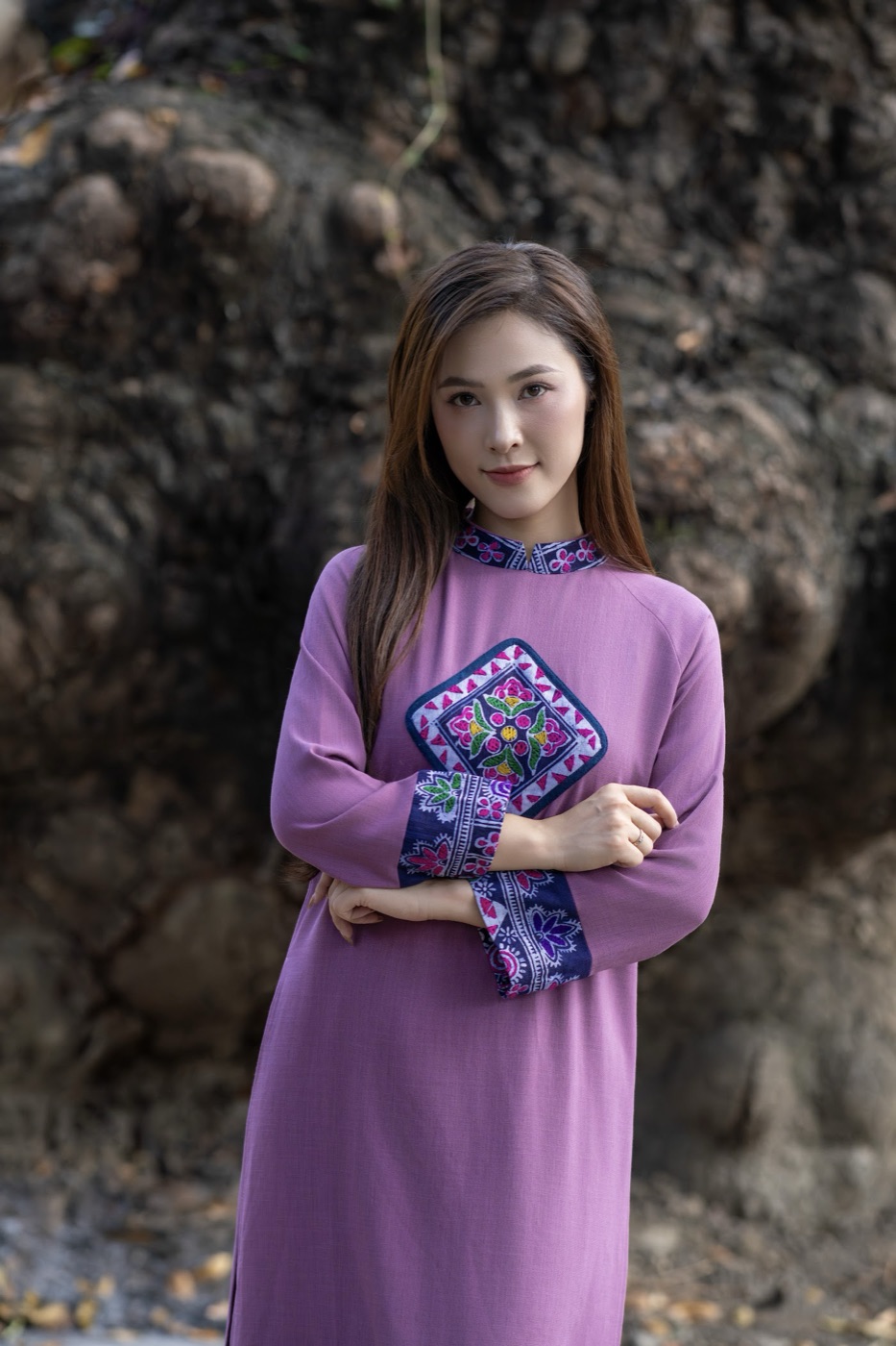 Lookbook Lam Chàm – áo dài thổ cẩm