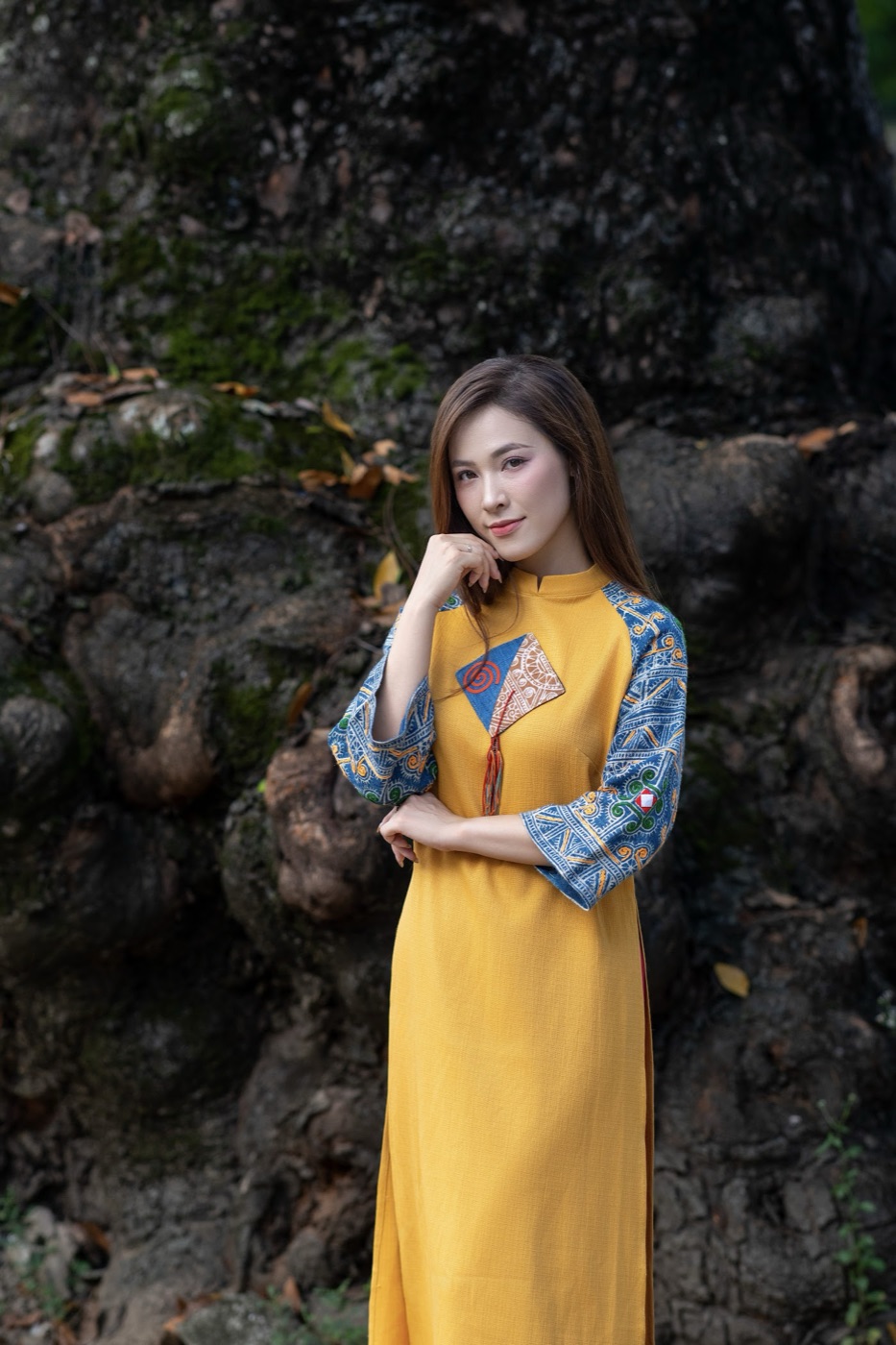 Áo dài Vàng Nghệ – Lam Chàm